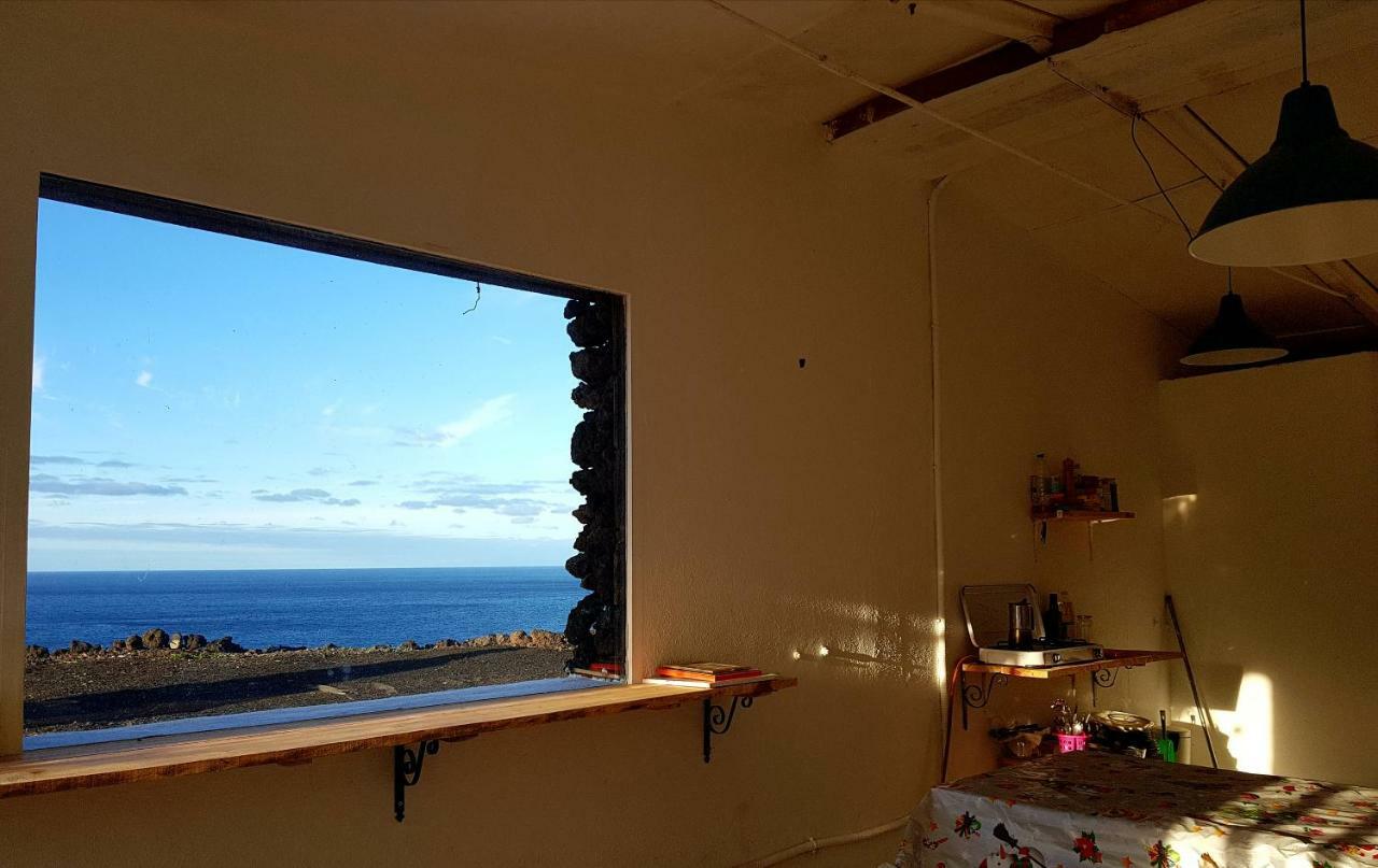 Basic En-Suite Bedroom By The Sea Guinea 外观 照片