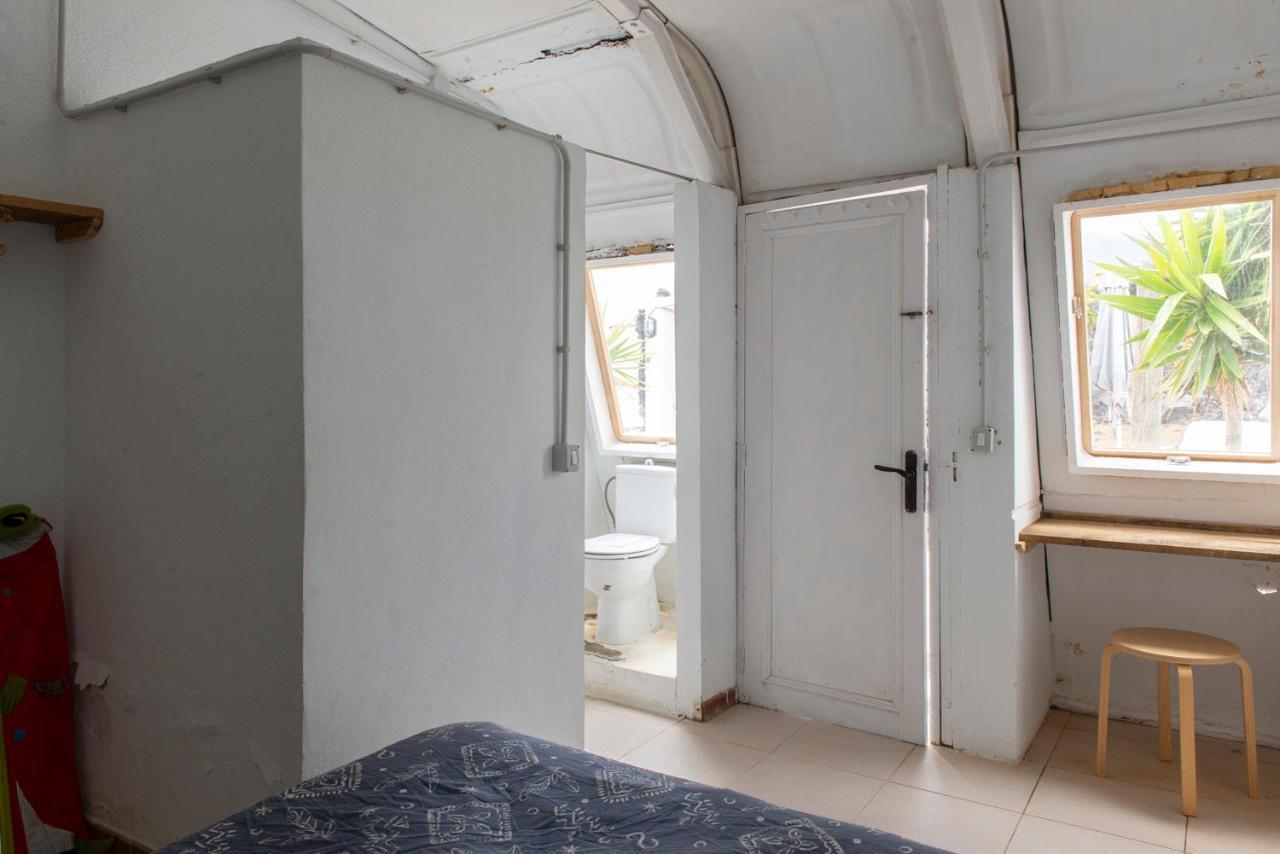 Basic En-Suite Bedroom By The Sea Guinea 外观 照片